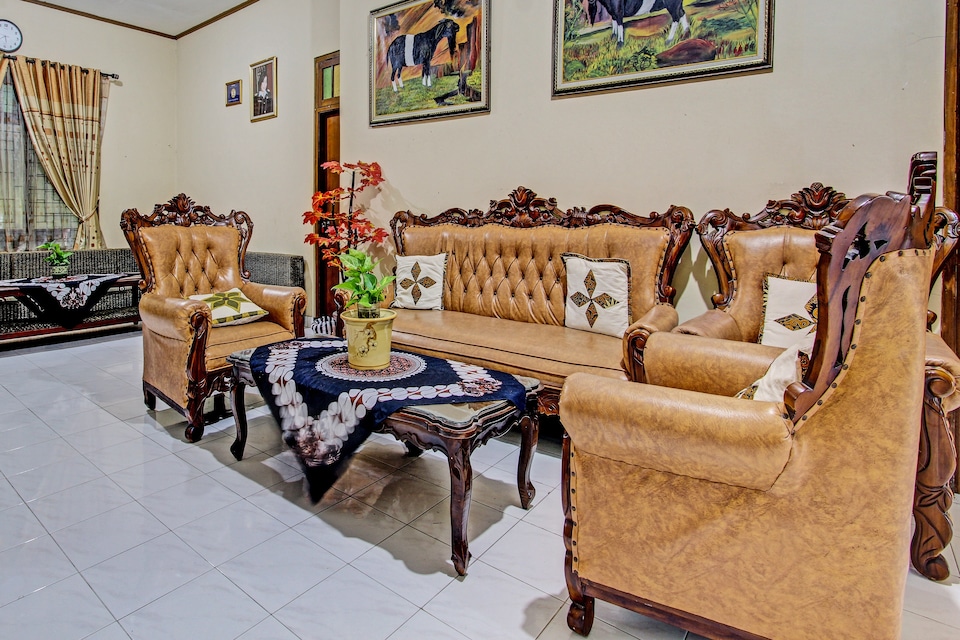 OYO 92274 Adelia Homestay, Maguwoharjo, Yogyakarta