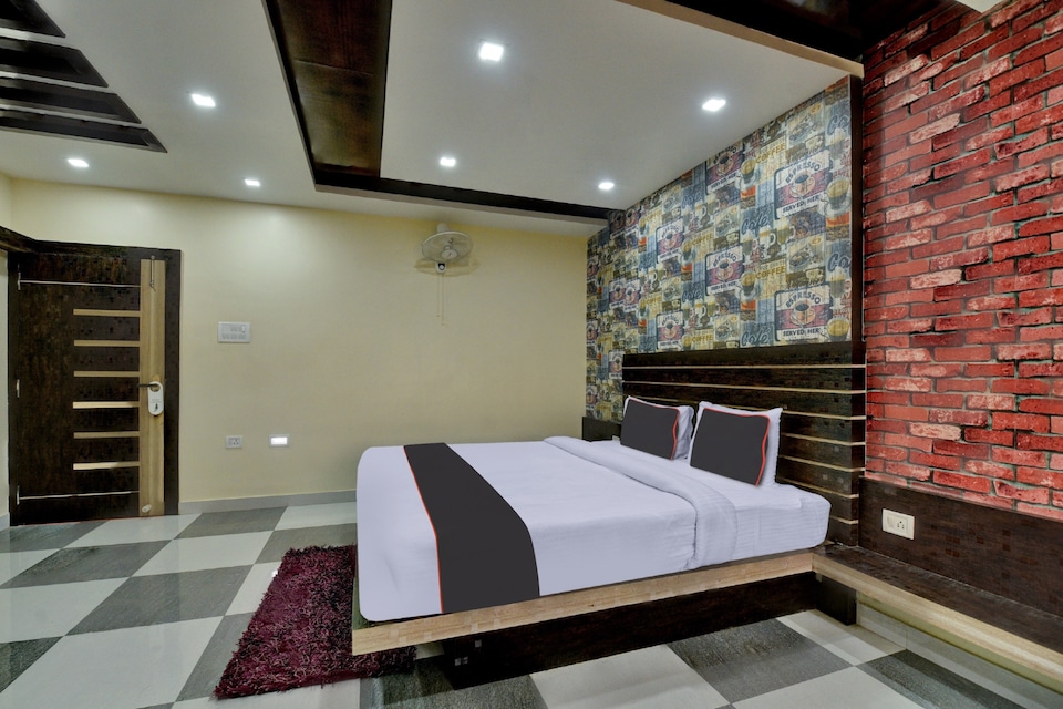 Collection O The Lake Palace, Lalpur, Ranchi