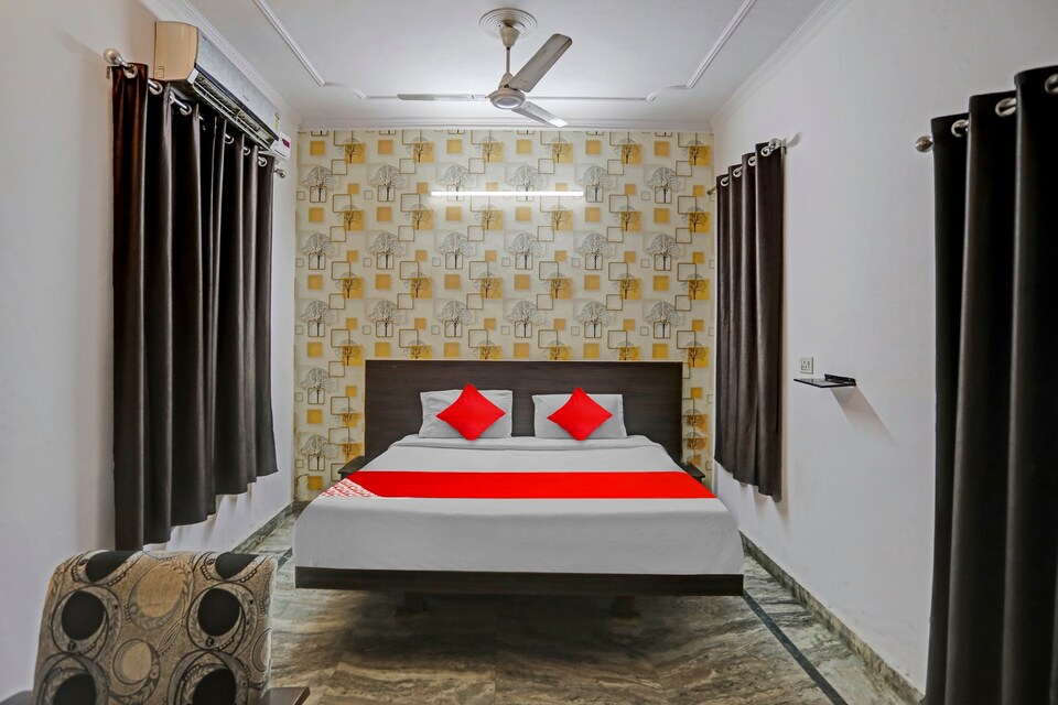 OYO Flagship Galaxy Stay, Lajpat Nagar Delhi, Delhi