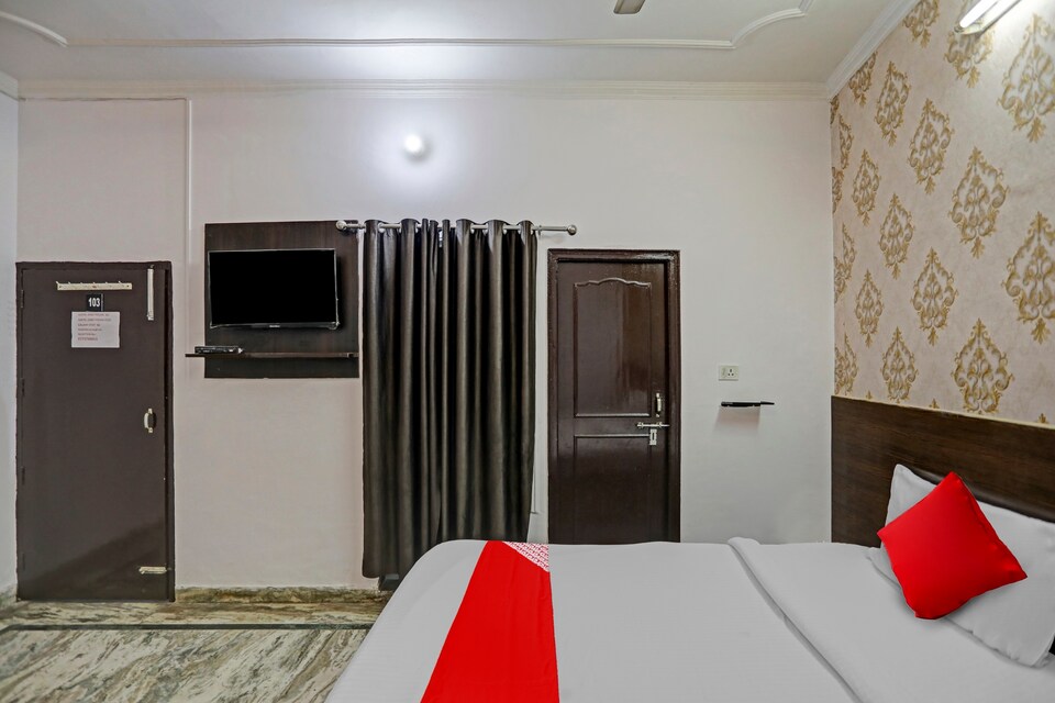 OYO Flagship Galaxy Stay, Lajpat Nagar Delhi, Delhi