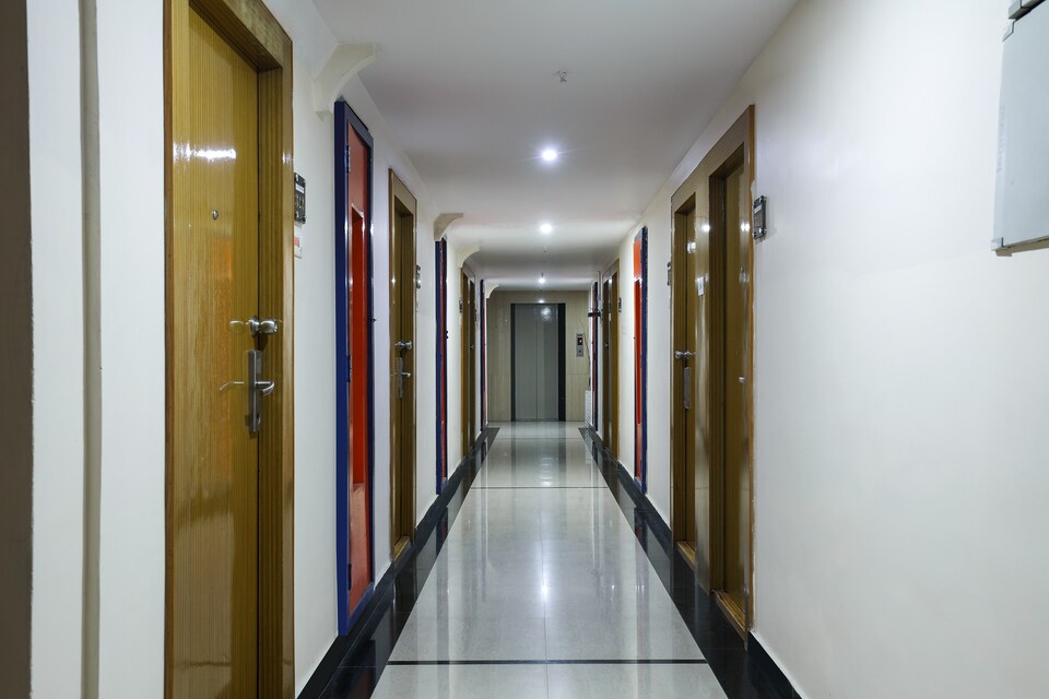 OYO 809219 Hotel Sashi Paradise, Governorpet Vijayawada, Vijayawada