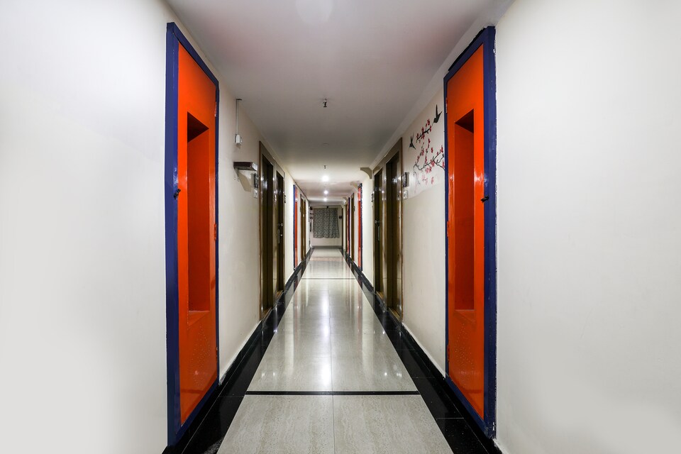 OYO 809219 Hotel Sashi Paradise, Governorpet Vijayawada, Vijayawada