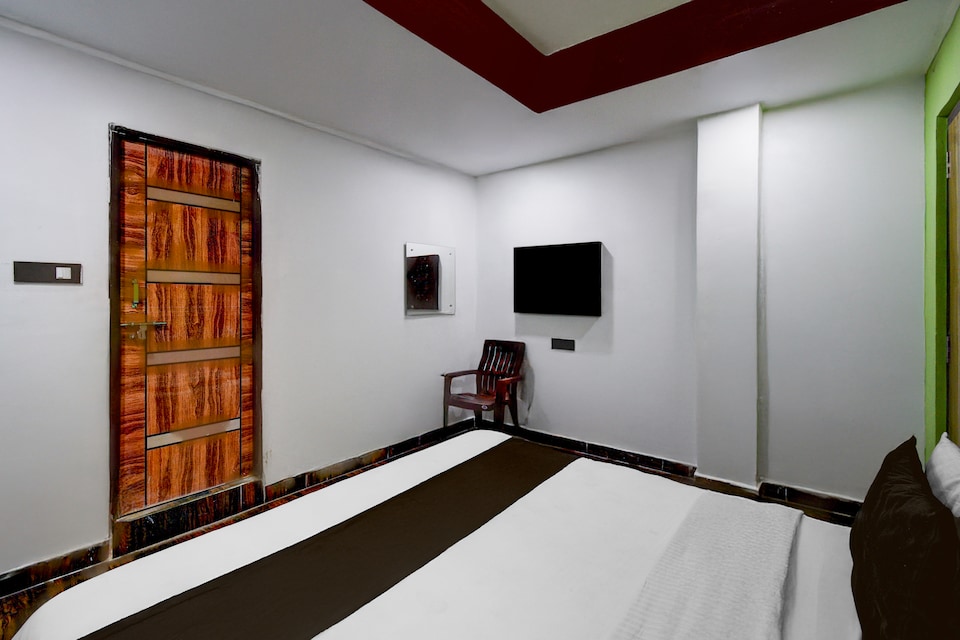 Collection O Warangal City Centre Formerly Srikara Grand, Nakkalagutta Hanamkonda Warangal, Warangal