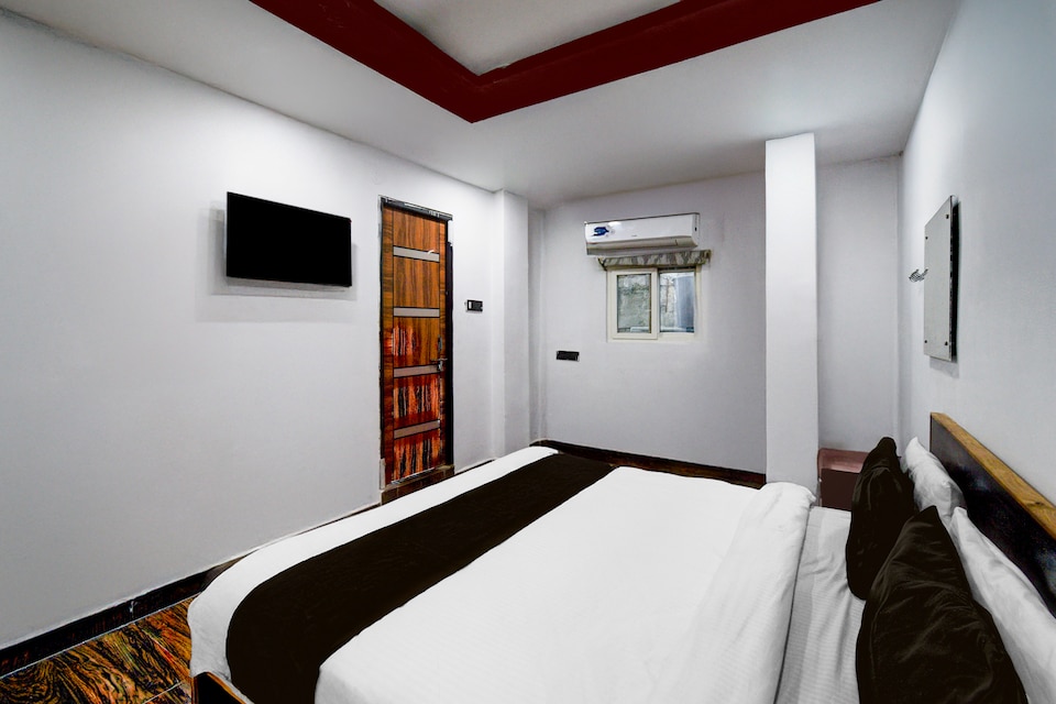 Collection O Warangal City Centre Formerly Srikara Grand, Nakkalagutta Hanamkonda Warangal, Warangal