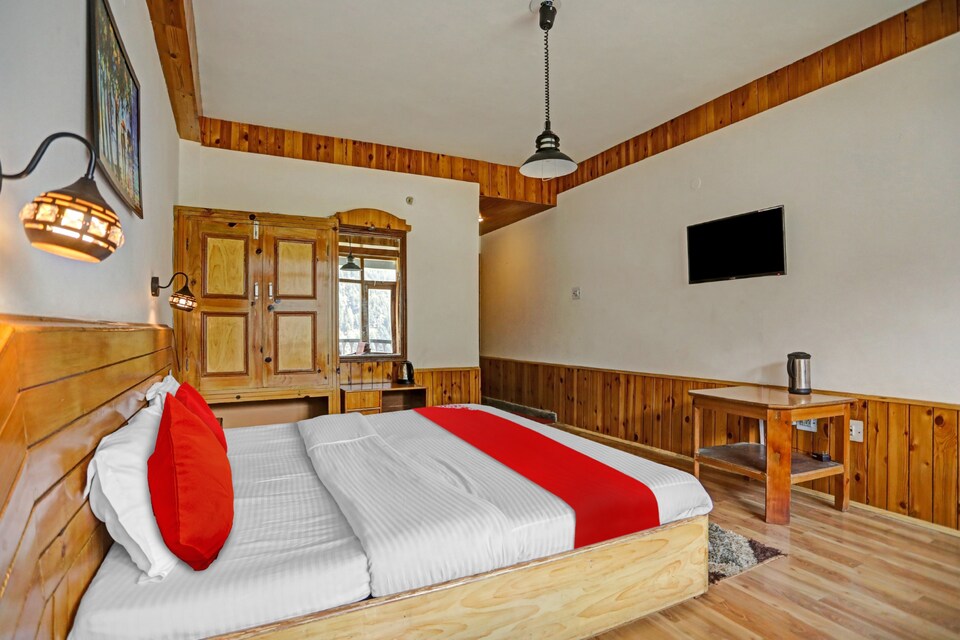 Flagship Hotel Vasisth, Mall Road Manali Cluster, Manali