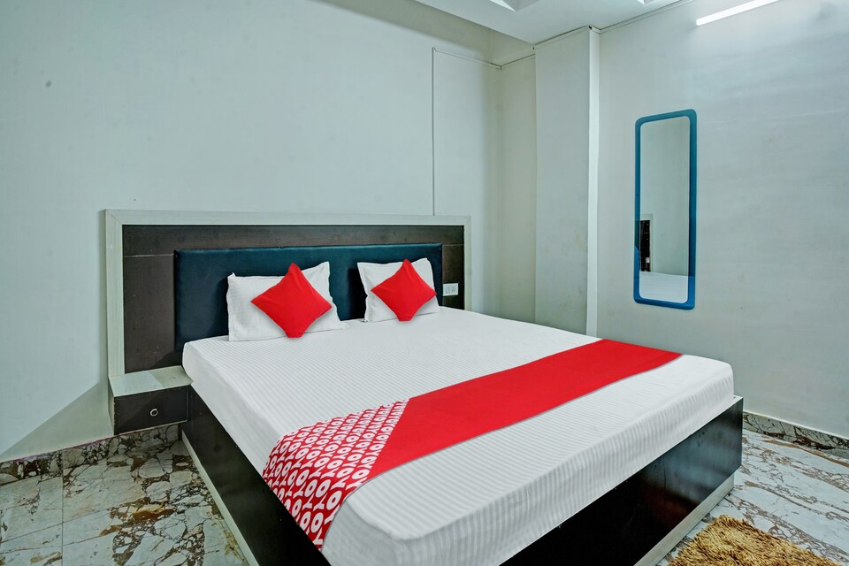 Live on PAT1072, Bailey Road, Patna