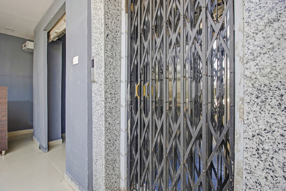 Flagship RED MOON HOTEL, Nakkalagutta Hanamkonda Warangal, Warangal