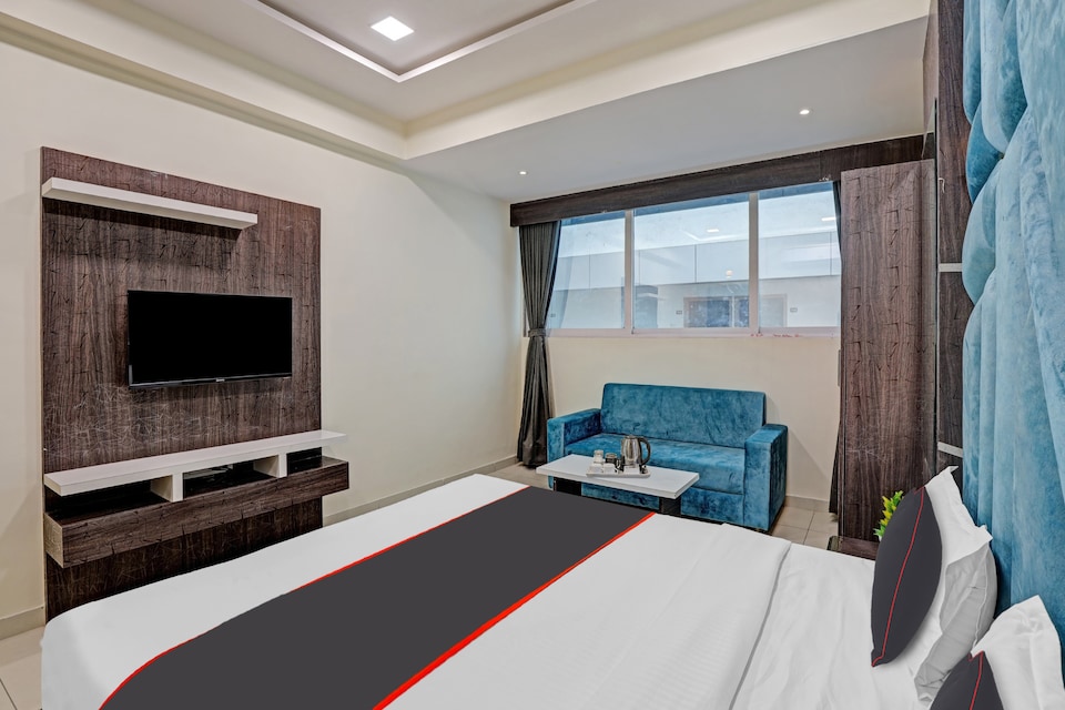 Hotel O M D Palace, Karelibaug Vadodara, Vadodara