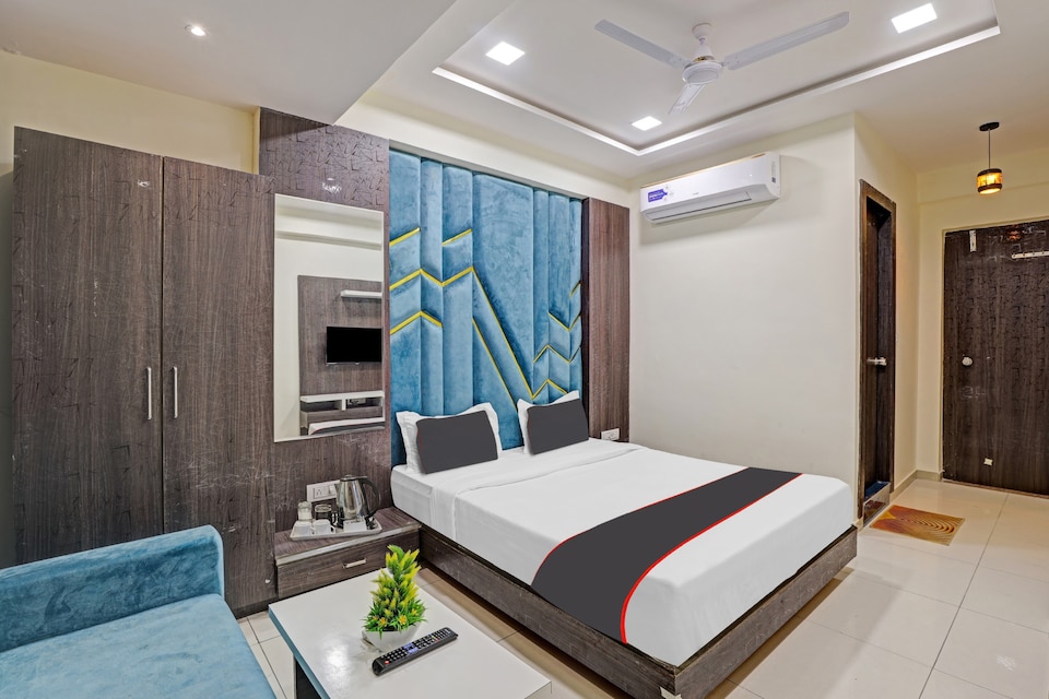 Hotel O M D Palace, Karelibaug Vadodara, Vadodara