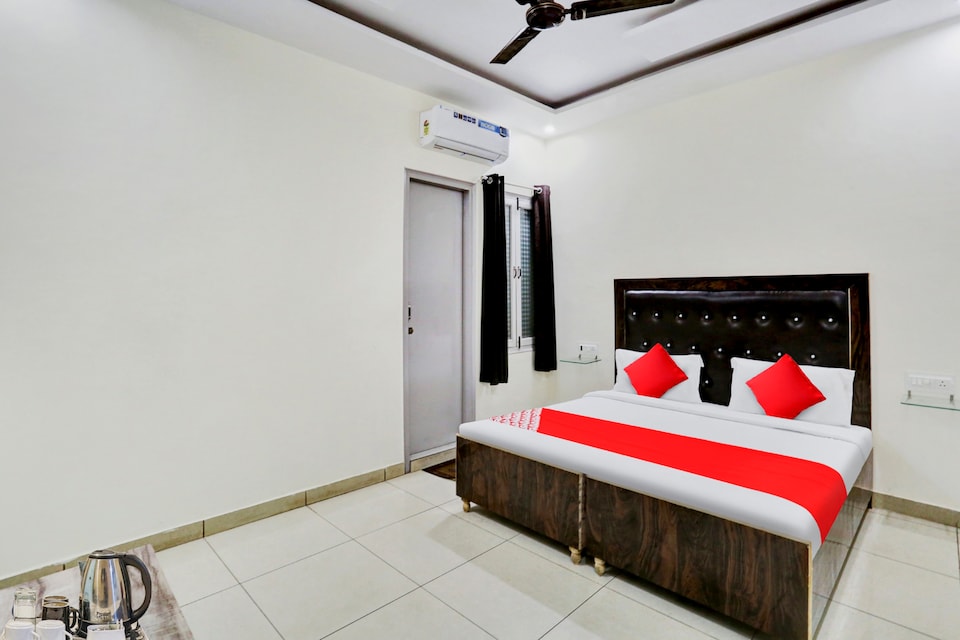 OYO Flagship Hotel Saffron, Meerut, Meerut