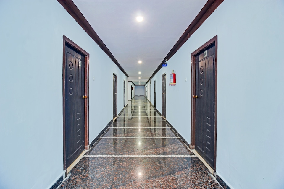 OYO 809401 Hotel Srinika Grand, Shamshabad, Hyderabad