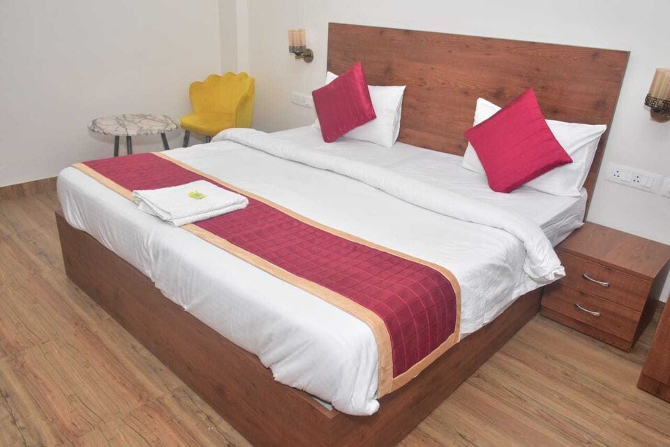 POP 80949C Hotel Brown Wood Stay, Greater Noida, Noida