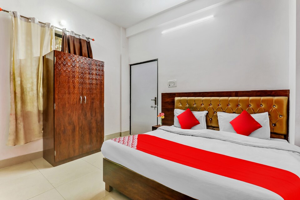 OYO Flagship Hotel Mayur, Golghar, Gorakhpur