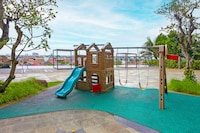 OYO 92298 Apartment Kamala Lagoon By Kamarku