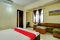 OYO Flagship Hotel The Nine's