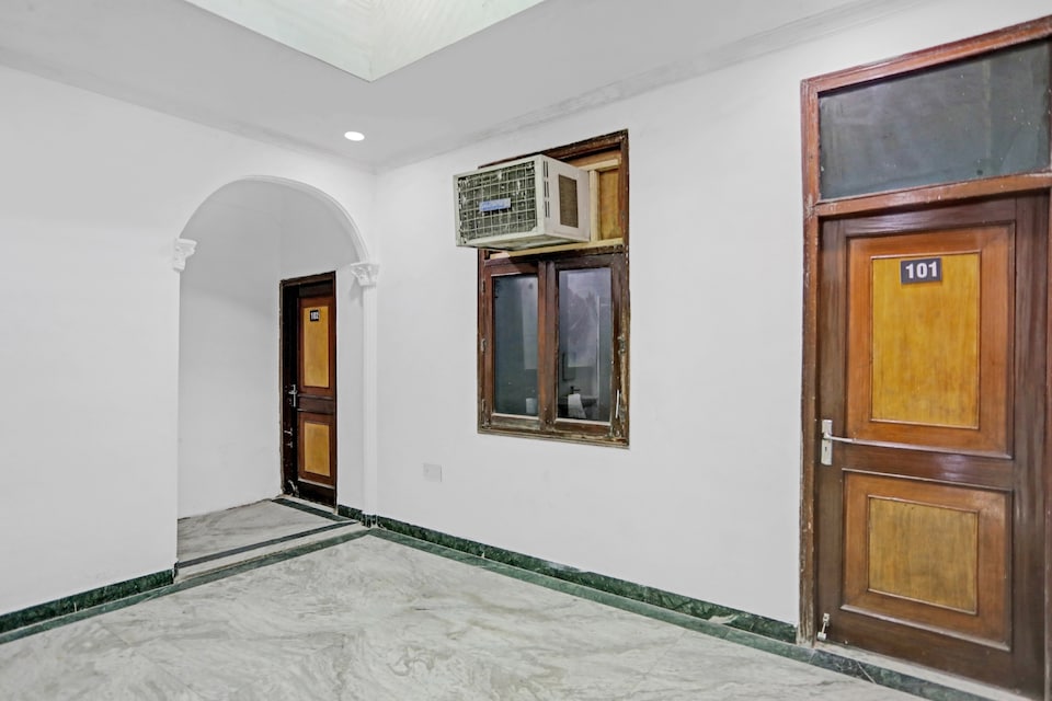 OYO 809566 Hotel Diamond Residency, Okhla Jasola Delhi, Delhi