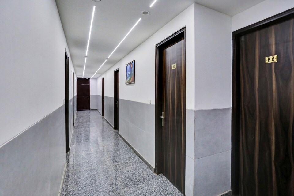 Collection O Hotel D Crown, North Delhi, Delhi