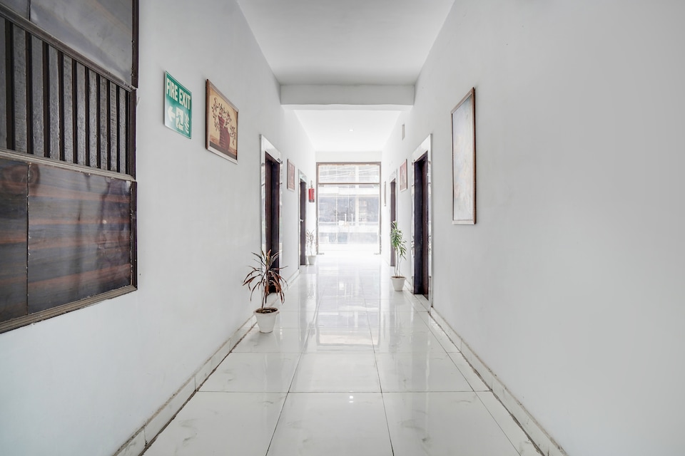 Collection O Sector 122 Noida, Noida City, Noida