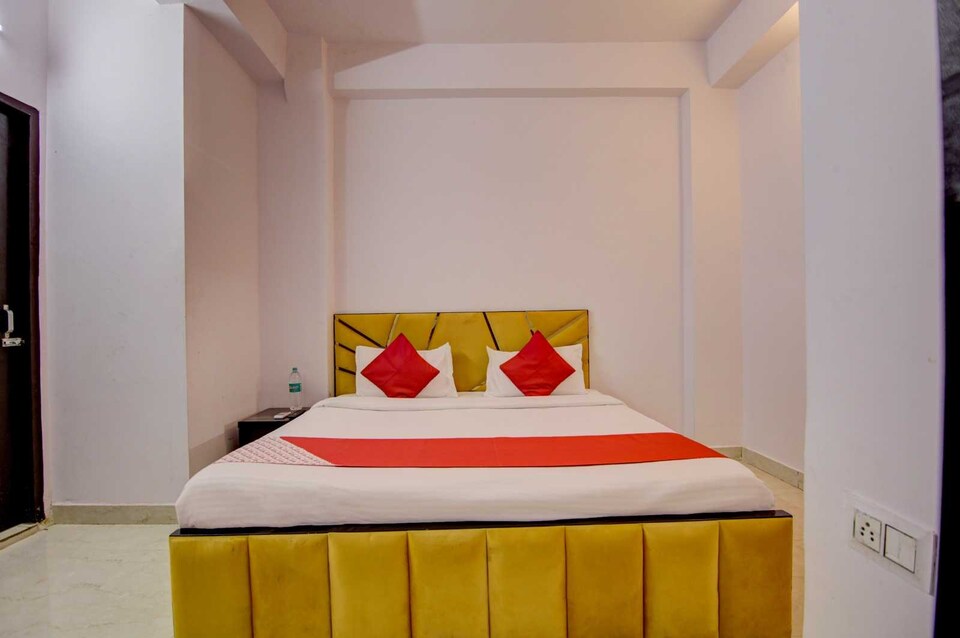 OYO Flagship Decent Residency, Dwarka Delhi, Delhi