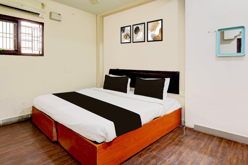 Hotel O Moghalarajpuram Formerly Akshaya Delight, MG Road Vijayawada, Vijayawada