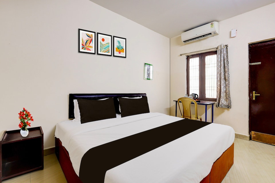 Hotel O Moghalarajpuram Formerly Akshaya Delight, MG Road Vijayawada, Vijayawada