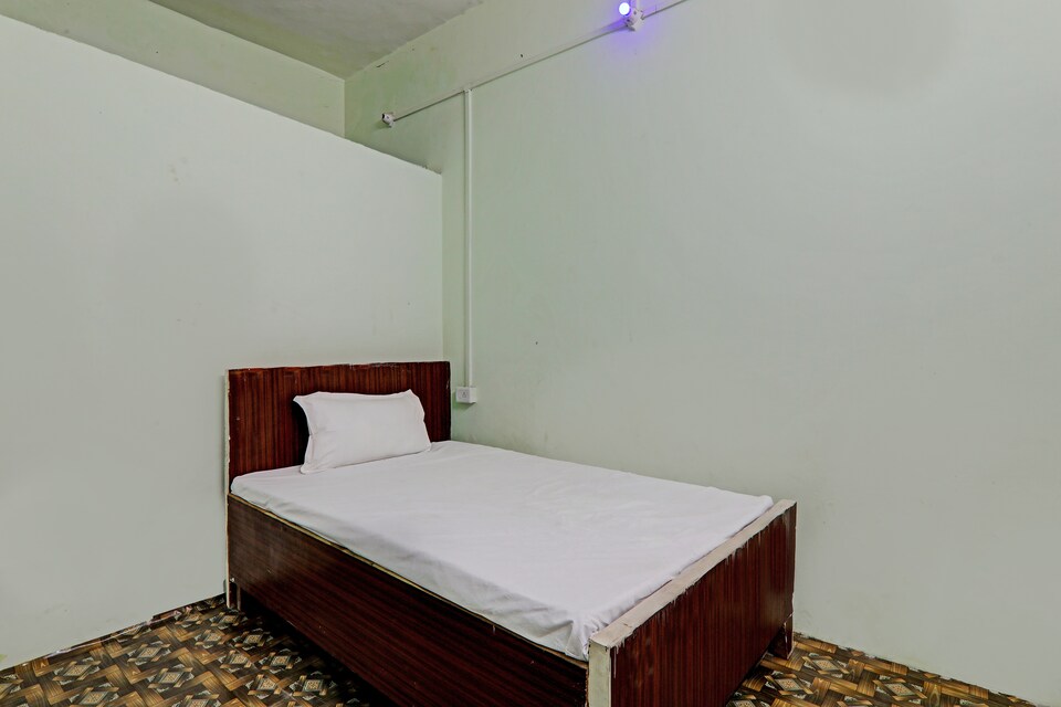Spot ON  FAMILY GUEST HOUSE, Golghar, Gorakhpur