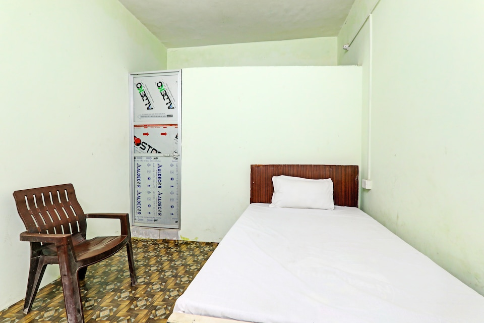Spot ON  FAMILY GUEST HOUSE, Golghar, Gorakhpur