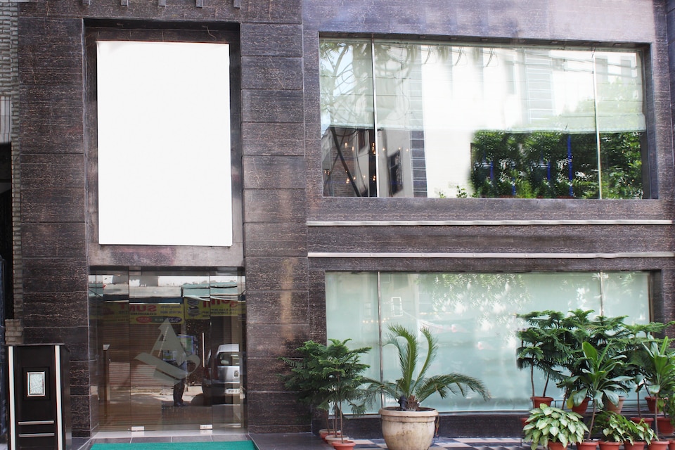 OYO 1640 Almondz Hotel, Patel Nagar Delhi, Delhi