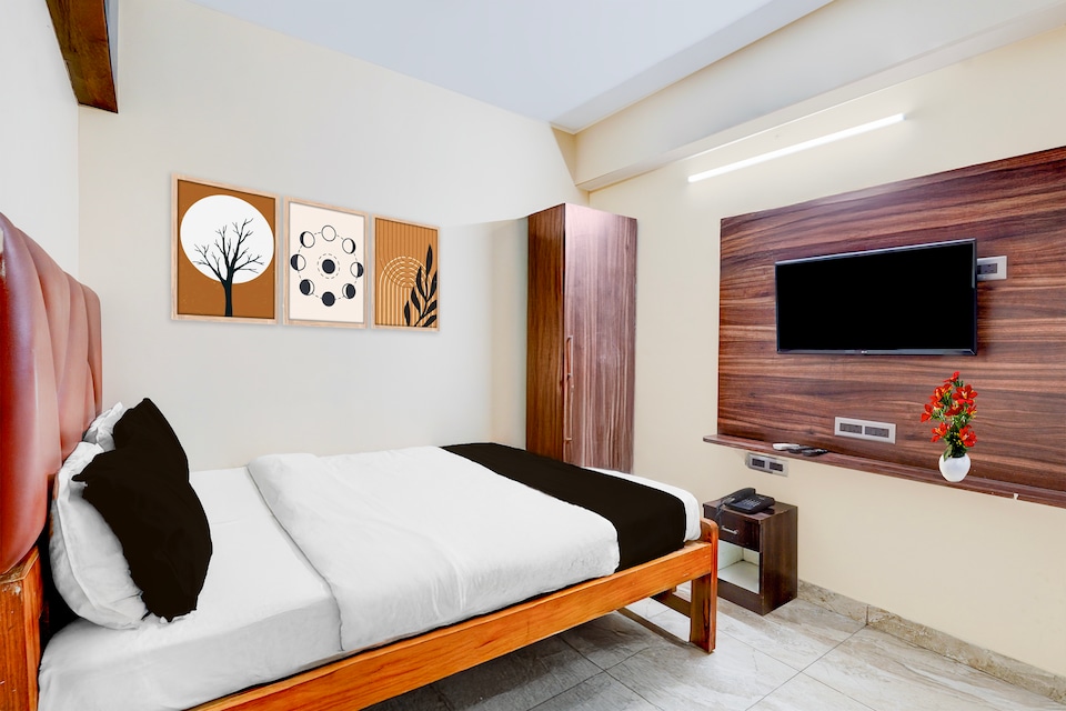 Super Collection O Vellore Near CMC Hospital Formerly Geetha Residency, Vellore, Vellore
