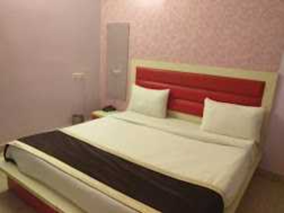 POP 80976A Oyo Flagship 10223 Hotel Clouds Avenue, Airport Delhi, Delhi Transit