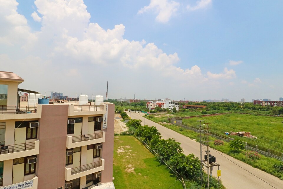 OYO 404 Hotel Raja, Greater Noida, Noida