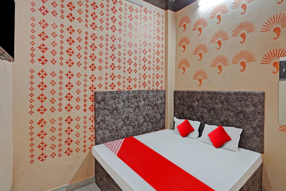  OYO Flagship 809806 Palace Nandan and Banquet hall, Kanpur Railway Station, Kanpur