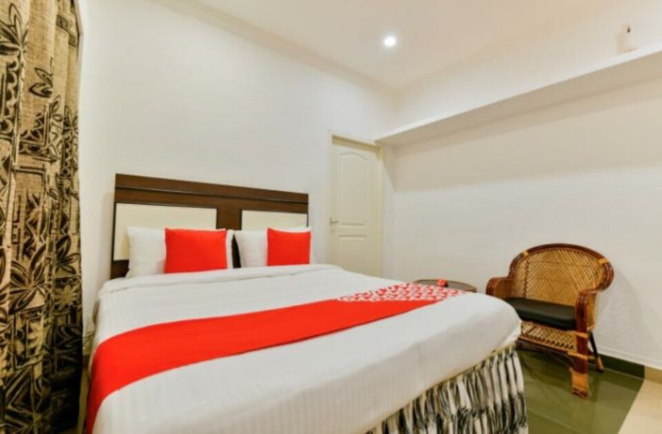Flagship Hojas Rooms, Kaloor Kochi, Kochi