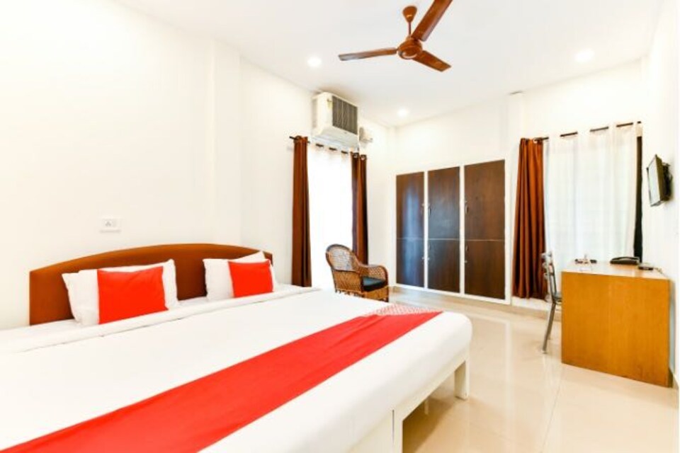 Flagship Hojas Rooms, Kaloor Kochi, Kochi