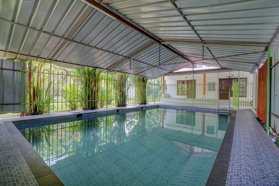 Collection O Lake Resorts, Vytilla Kochi, Kochi