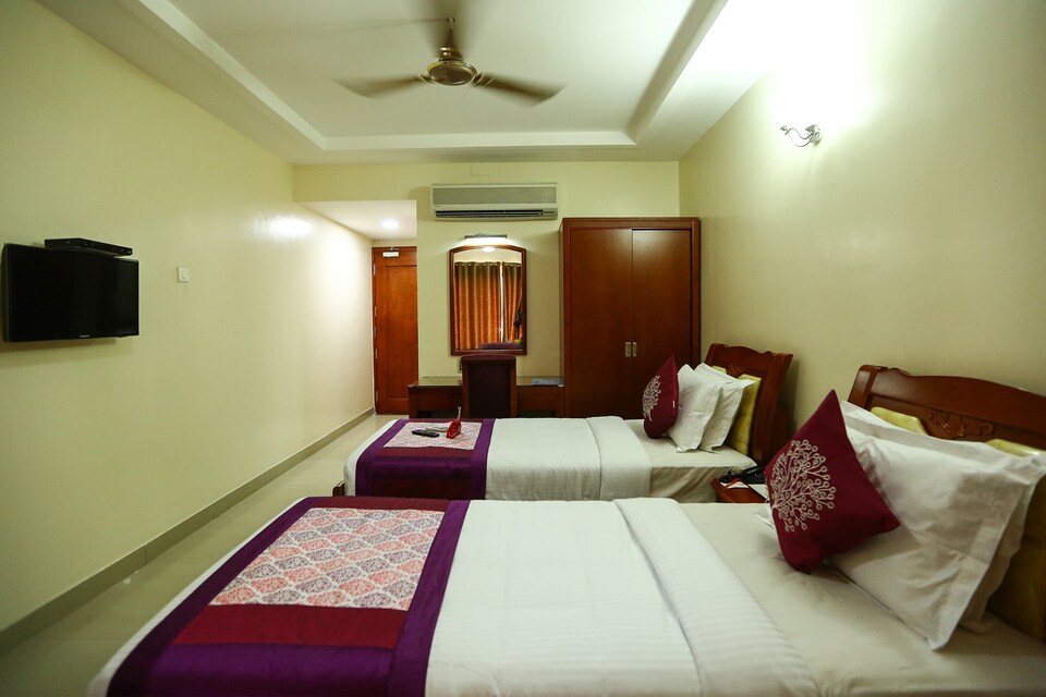 OYO Rooms 083 Kilpauk Near Abirami Mall, Central Chennai, Chennai