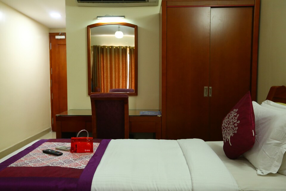 OYO Rooms 083 Kilpauk Near Abirami Mall, Central Chennai, Chennai