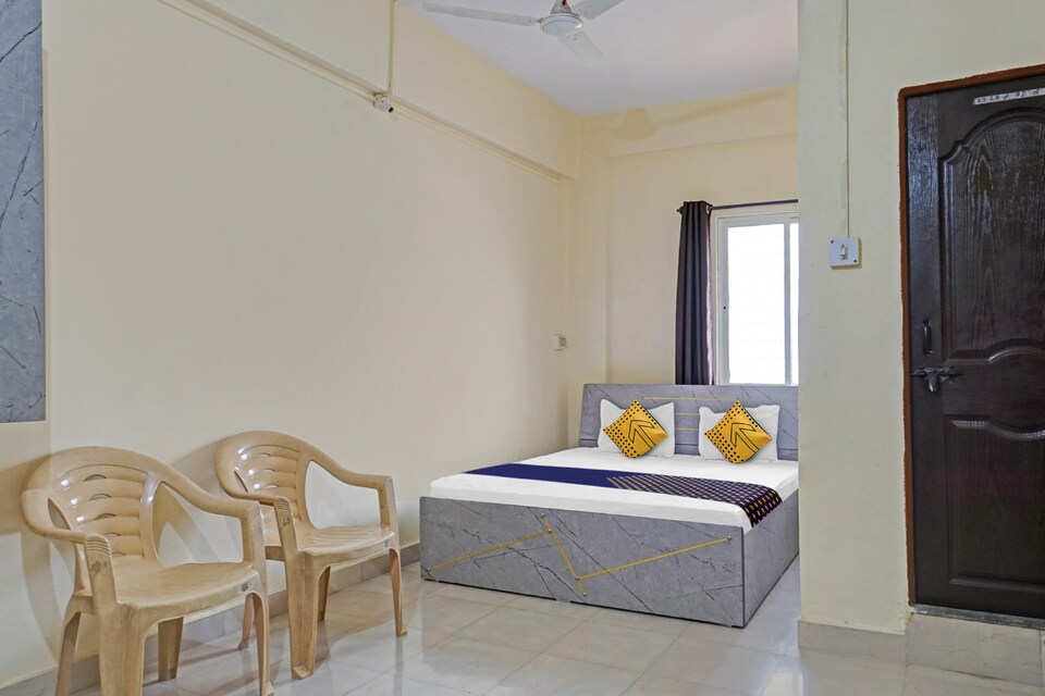 SPOT ON 810114 Omkar Lodge, Hadapsar Pune, Pune