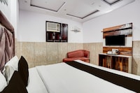 Collection O Jahangirpuri Metro Station Formerly SP Rooms