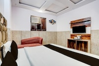 Collection O Jahangirpuri Metro Station Formerly SP Rooms