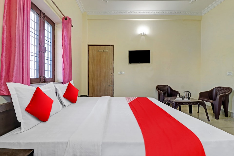 Hotel O Balindira Guest House, Rispana Pul Dehradun, Dehradun