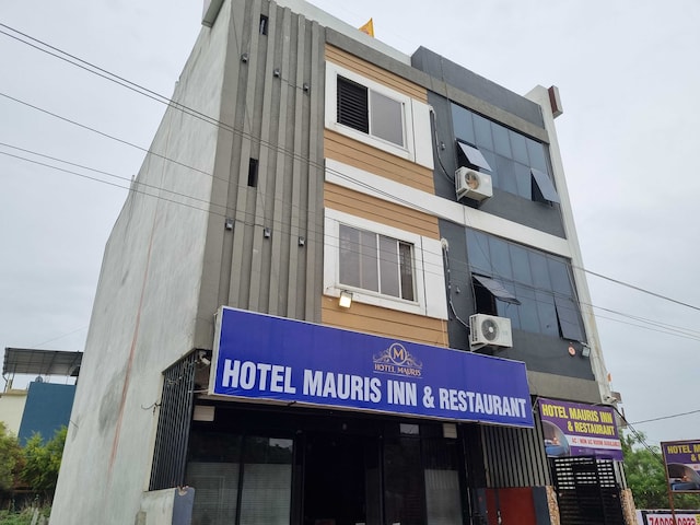 Hotel O by OYO Mauris Inn & Restaurant