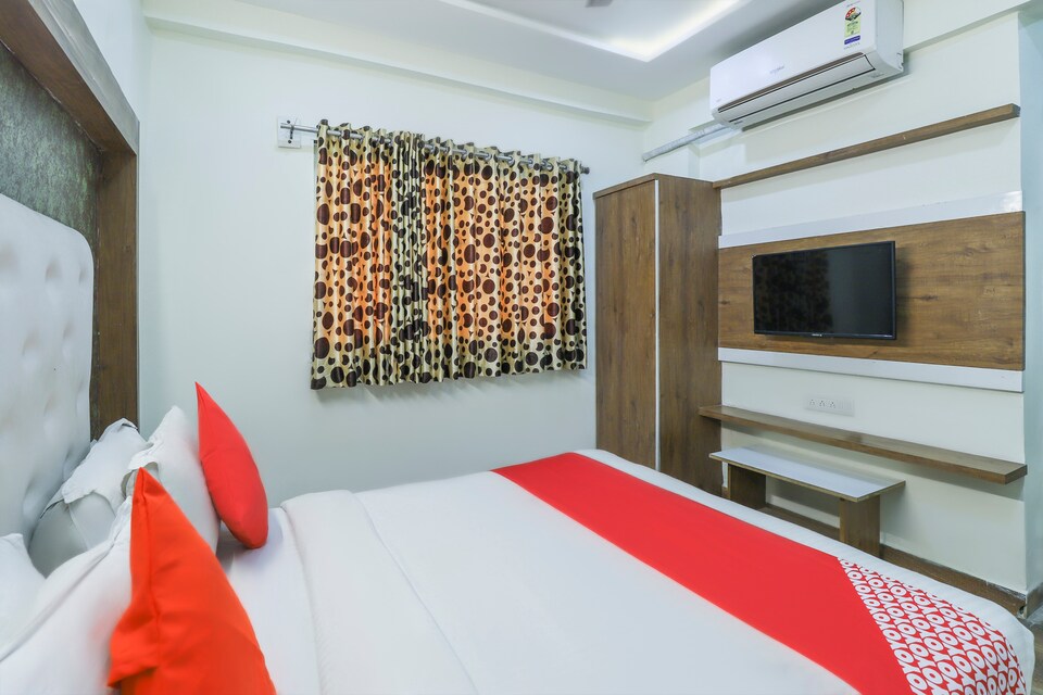 OYO Flagship 810145 Hotel Galaxy Inn, Kankaria-Maninagar Ahmedabad, Ahmedabad