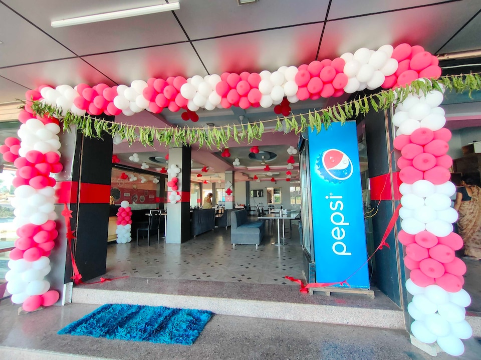 OYO 810169 Honey Palace Restaurant & Guest House, Dungarpur, Dungarpur