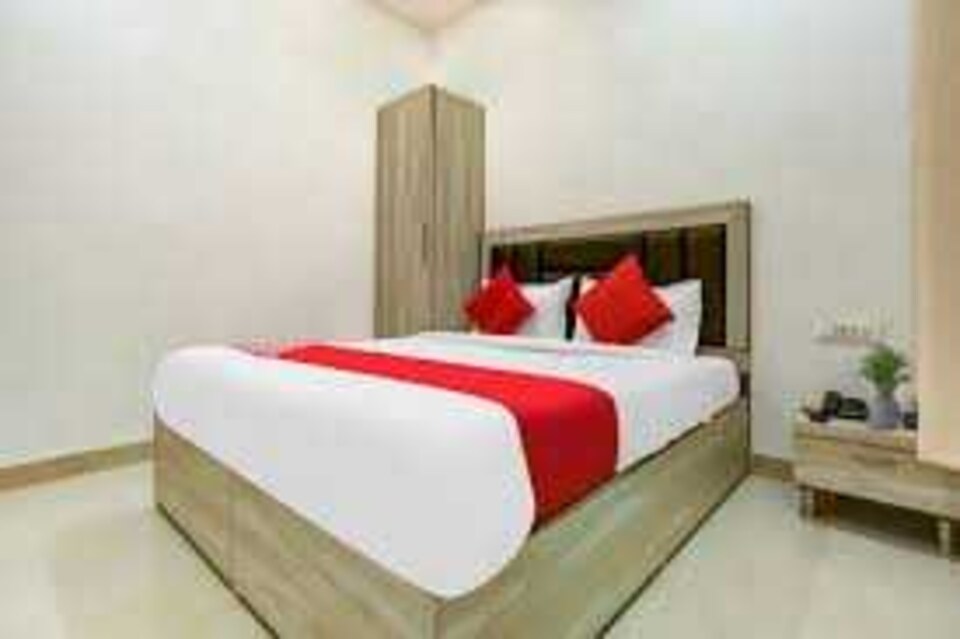 POP 81019A Royal Kingz Hotel, Railway Station Amritsar, Amritsar