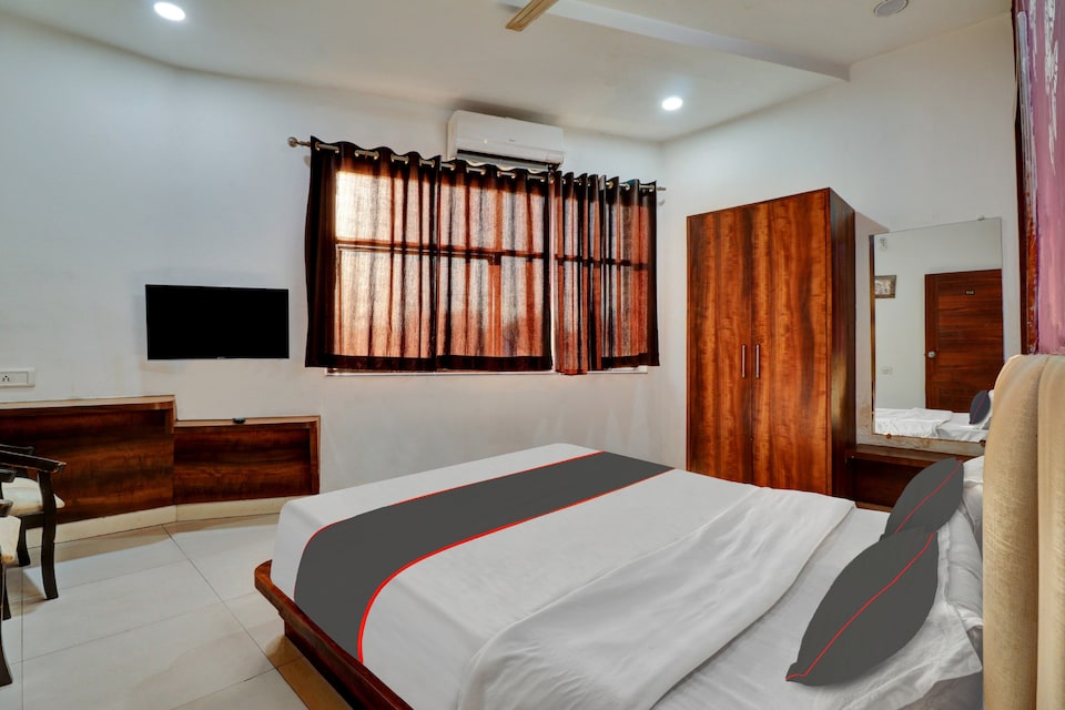 OYO Flagship 810194 The Villas, Lashkar, Gwalior