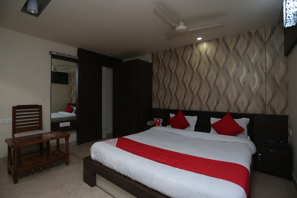 Hotel O Crown Plaza, Dhanbad, Dhanbad