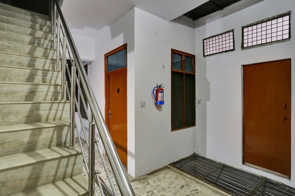 Hotel O Royal palace, Meerut, Meerut