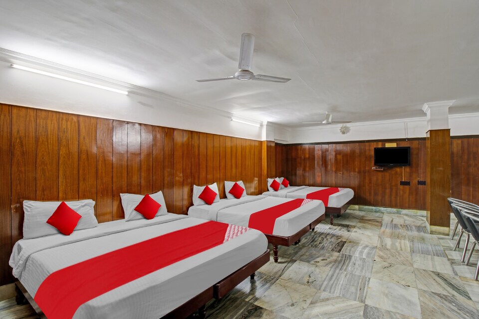 OYO Flagship 810304 New Pavithra Paradise, Rajajinagar Bangalore, Bangalore
