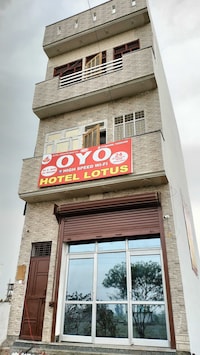 OYO 810370 Hotel Lotus